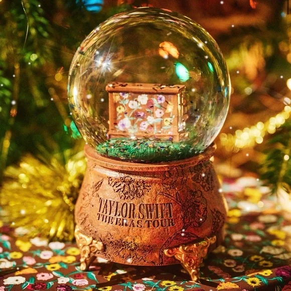Taylor Swift The Eras Tour Acoustic Piano Snow Globe (pre sale
